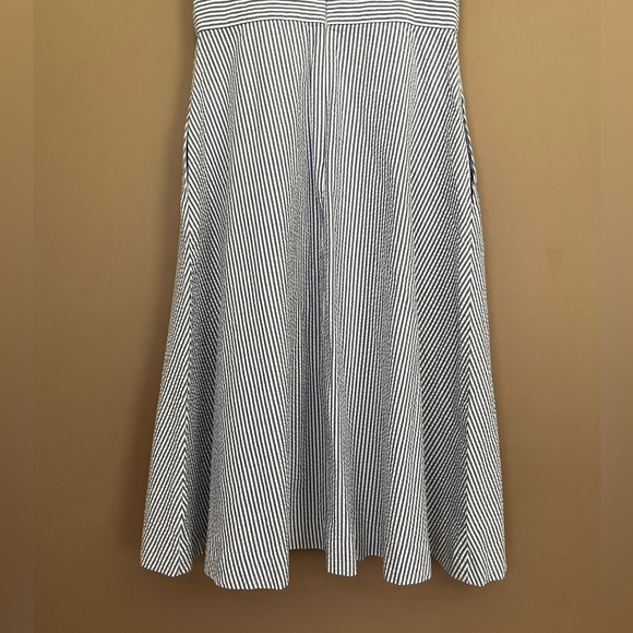 {Talbots} Sleeveless Seersucker Fit & Flare Midi Dress in Blue & White - Size 4 - Picture 6 of 8